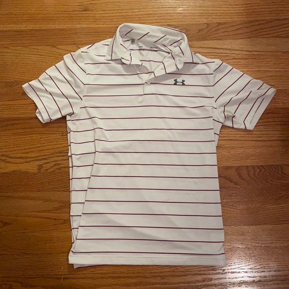 Size: Small. Lightly worn Under Armour golf polo.